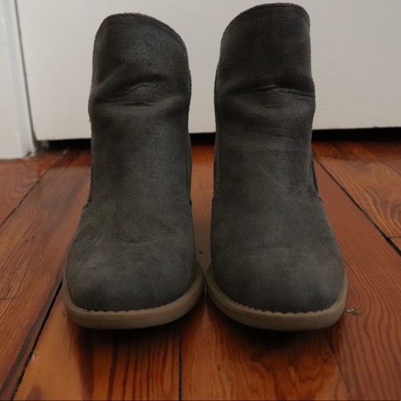 Qupid Shoes - Grey Booties